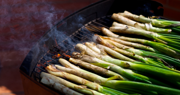 Calçots a la parrilla